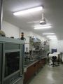 Radiální mlžící ventilátor nad formátovacím strojem